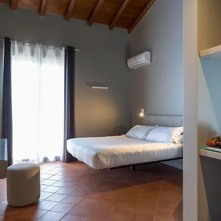 Hotel Tenuta Giarretta 4*